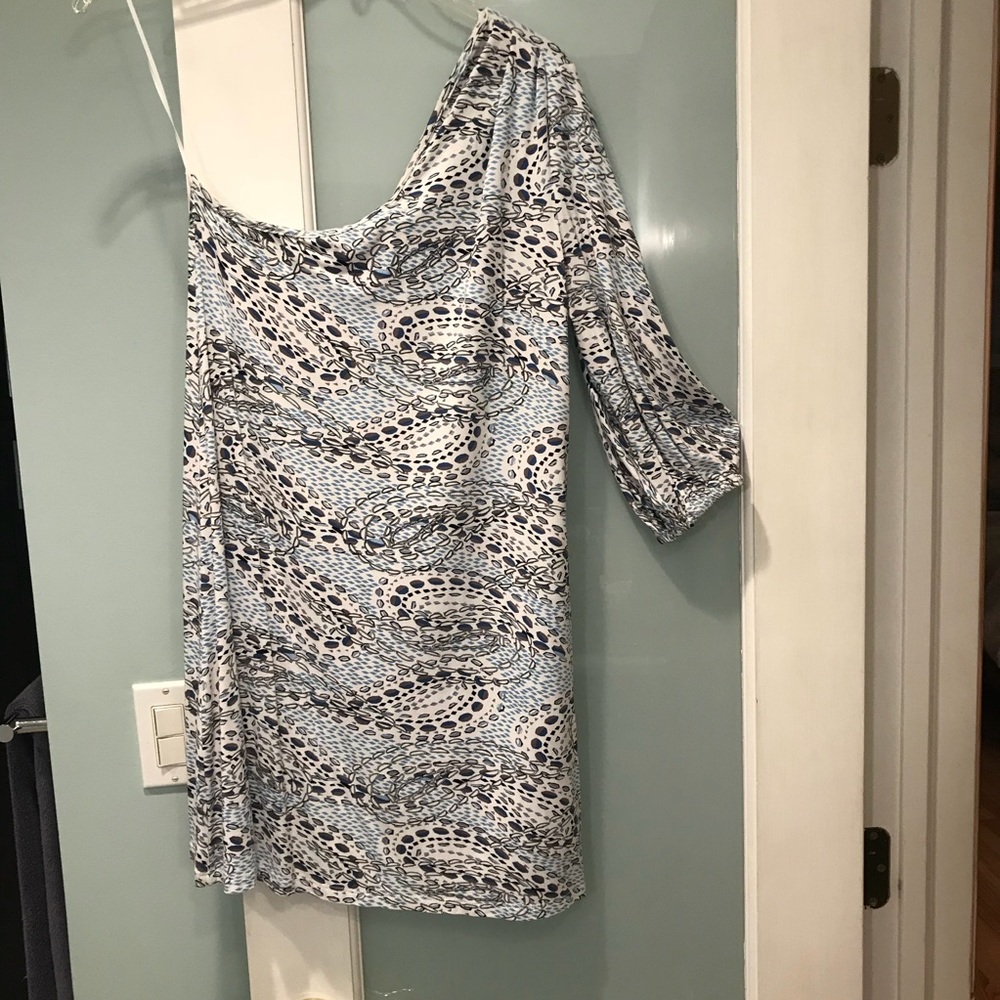 One shoulder dress